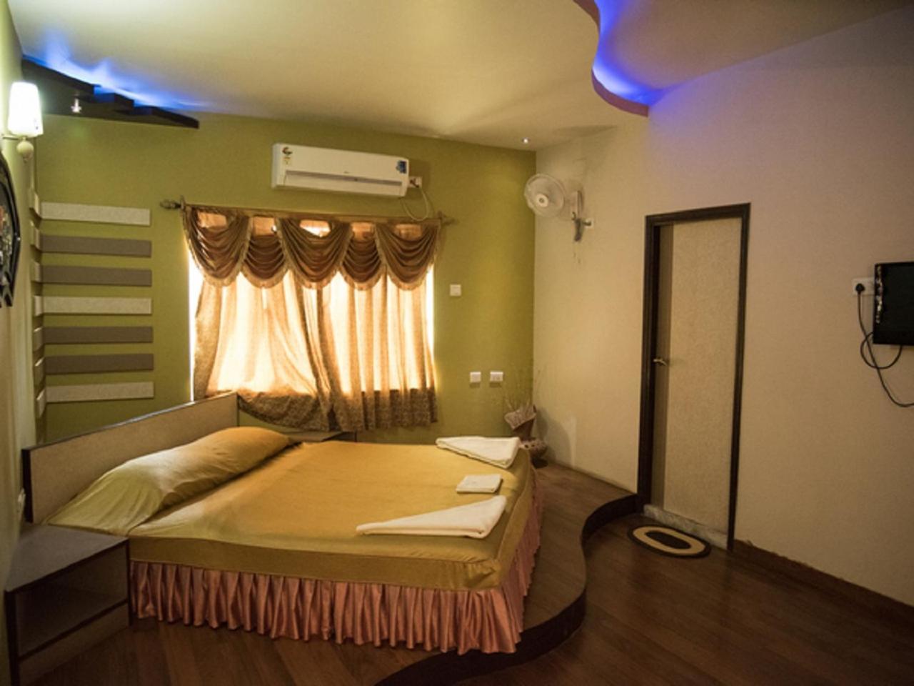 Hotel Sunshine Baharampur Экстерьер фото